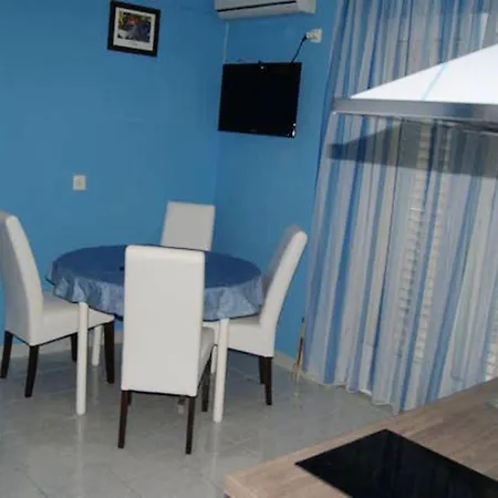 One Bedroom With Wifi At Apartman